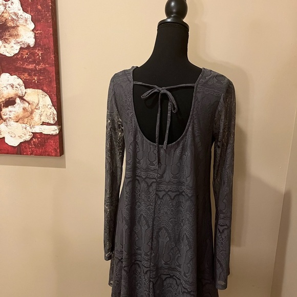 Altar’d State Gorgeous Boho Mini Grey Lace Dress with back tie, size XS - Picture 2 of 4